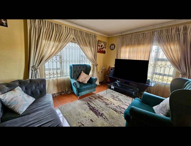 3 BEDROOM HOUSE FOR SALE IN VANDERBIJLPARK CE 4